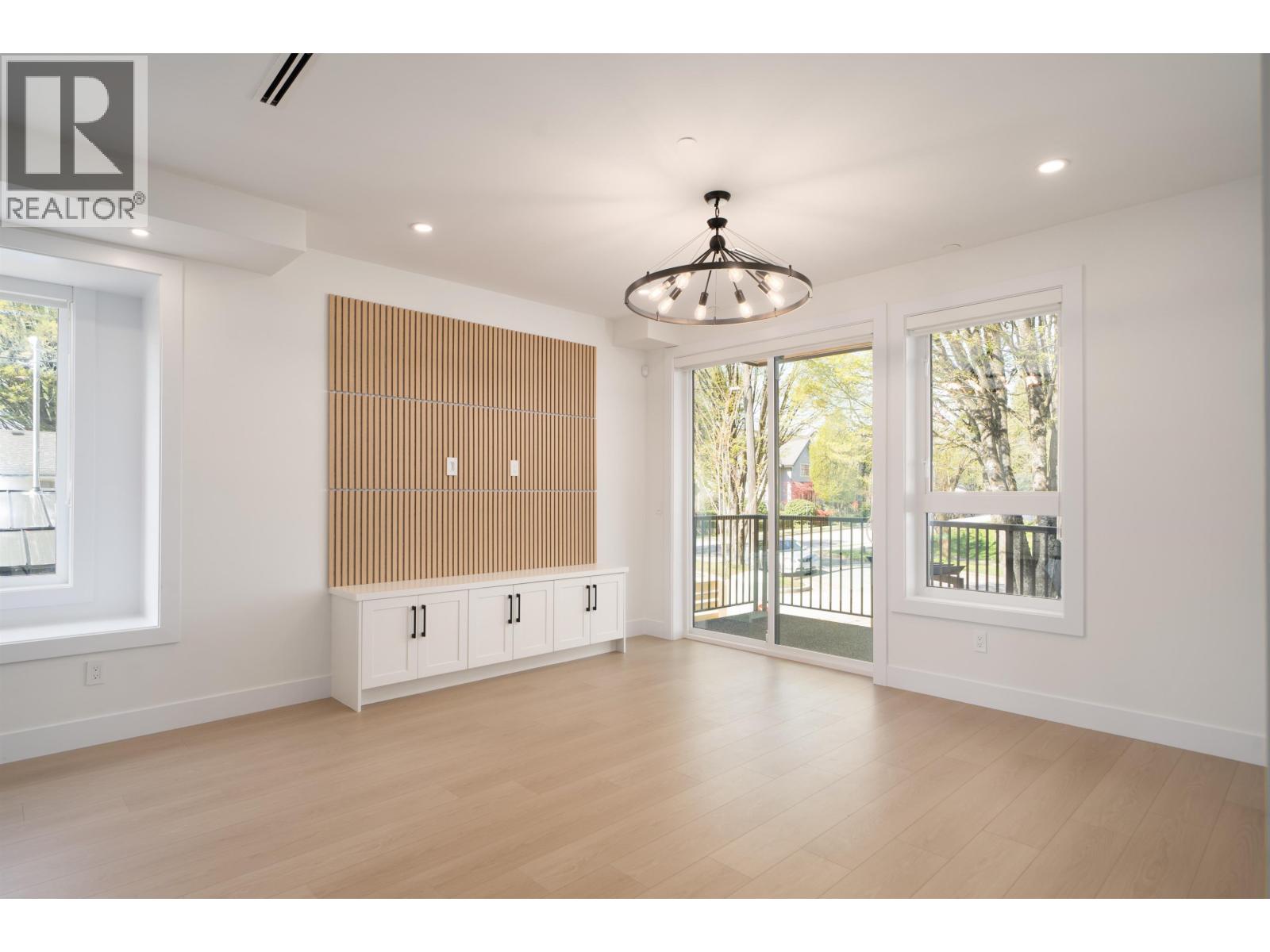 4830 Duchess Street, Vancouver, British Columbia  V5R 3L6 - Photo 5 - R3115059