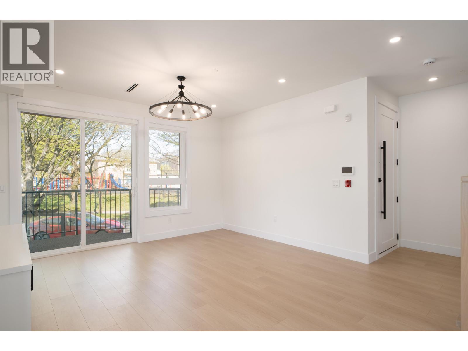 4830 Duchess Street, Vancouver, British Columbia  V5R 3L6 - Photo 7 - R3115059