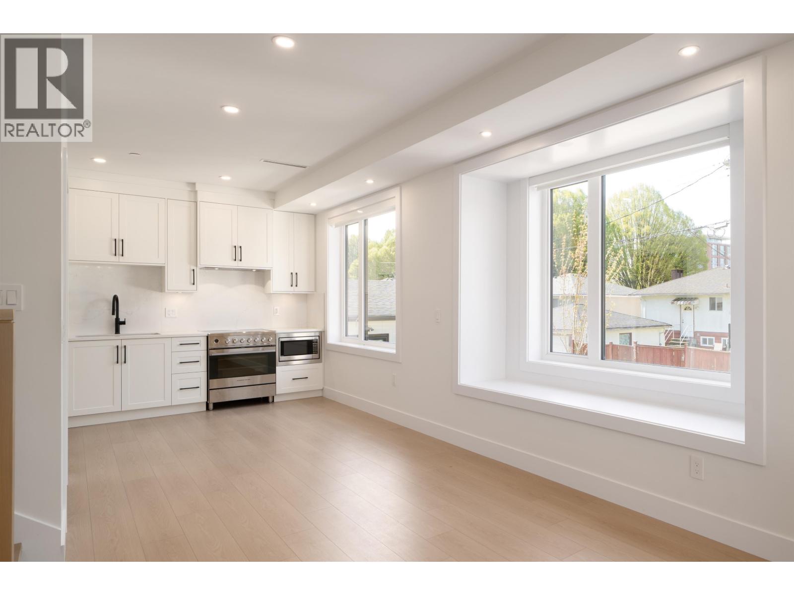 4830 Duchess Street, Vancouver, British Columbia  V5R 3L6 - Photo 9 - R3115059