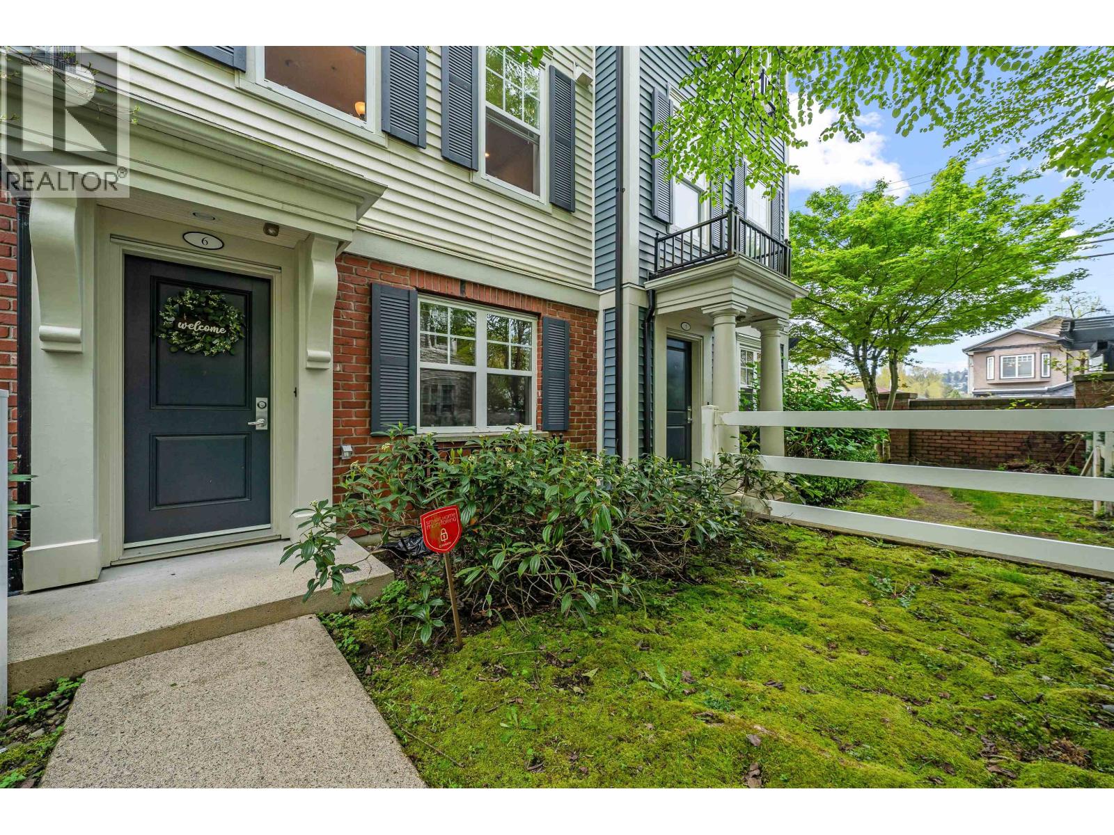 6 2495 Davies Avenue, Port Coquitlam, British Columbia  V3C 0B2 - Photo 2 - R3115075