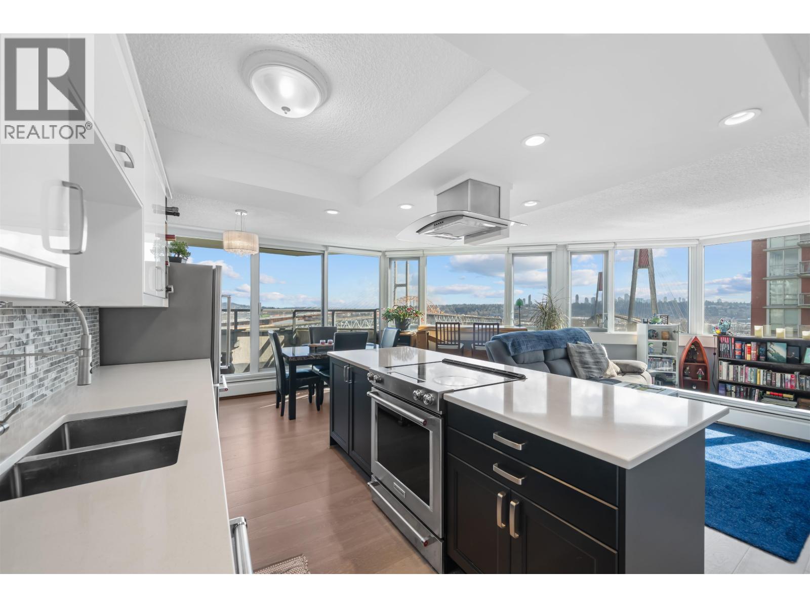 903 31 Elliot Street, New Westminster, British Columbia  V3L 5C9 - Photo 4 - R3115078