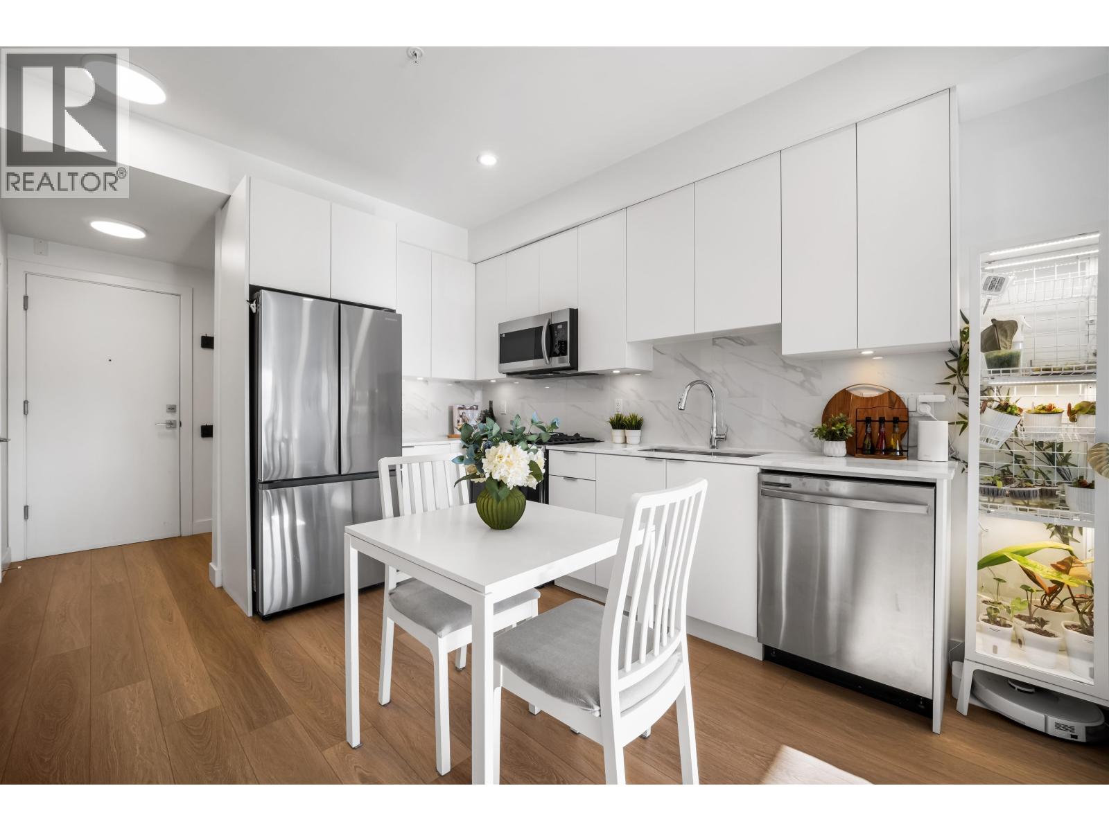 404 2331 Kelly Avenue, Port Coquitlam, British Columbia  V3C 0T4 - Photo 6 - R3115081