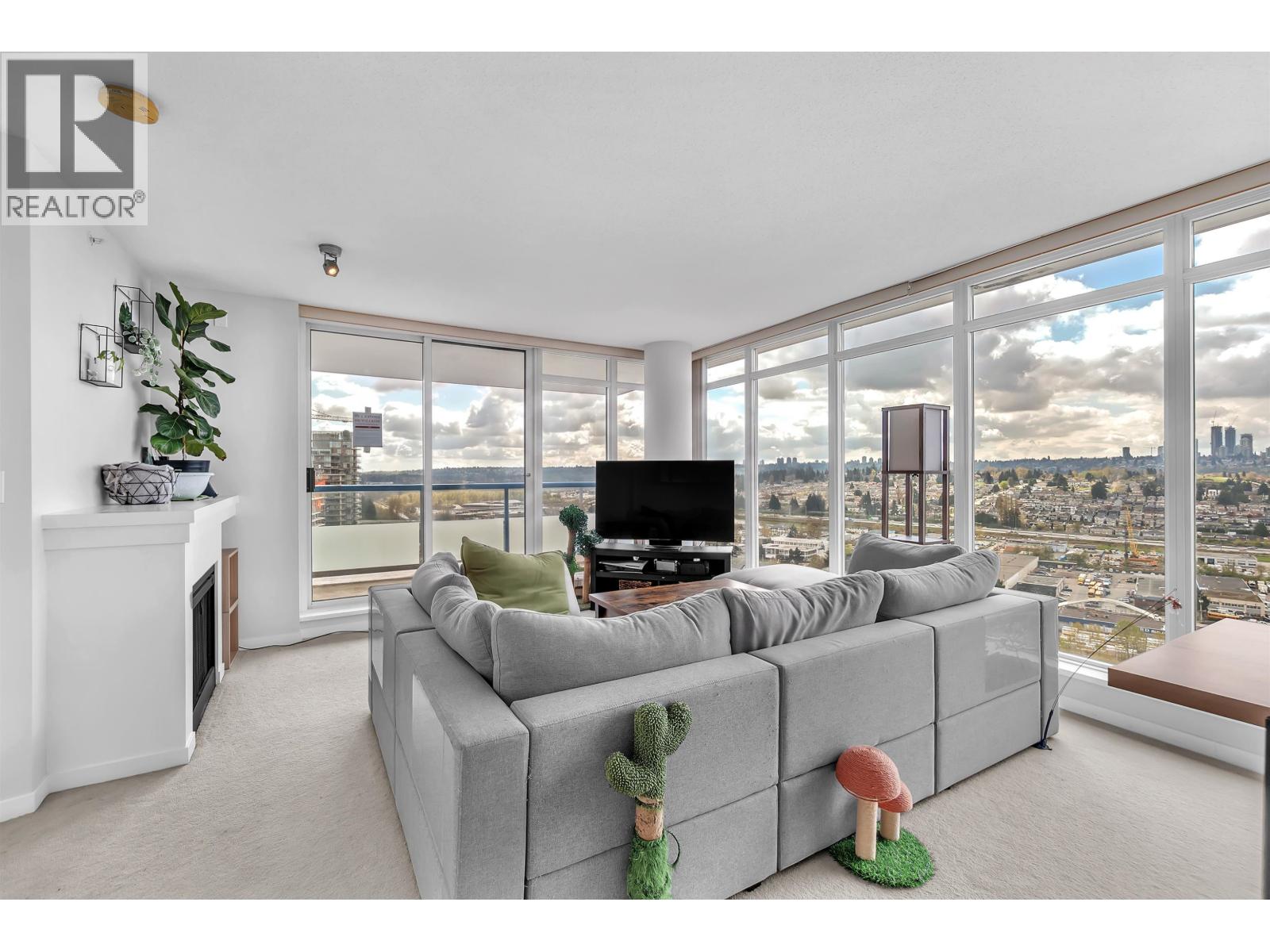 2707 2133 Douglas Road, Burnaby, British Columbia  V5C 0E9 - Photo 2 - R3115105