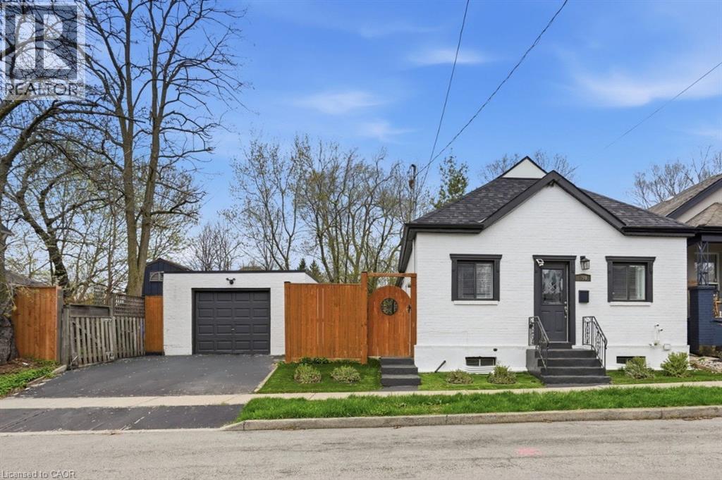 390 Hunter Street W, Hamilton, Ontario  L8P 1S9 - Photo 2 - 40823035