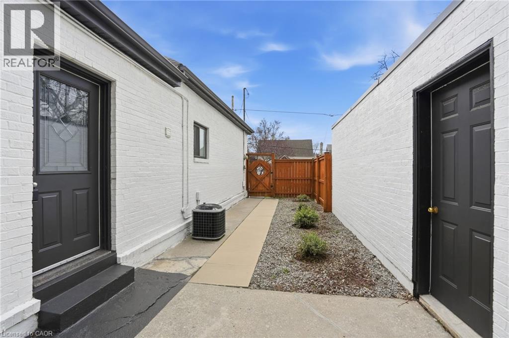 390 Hunter Street W, Hamilton, Ontario  L8P 1S9 - Photo 5 - 40823035