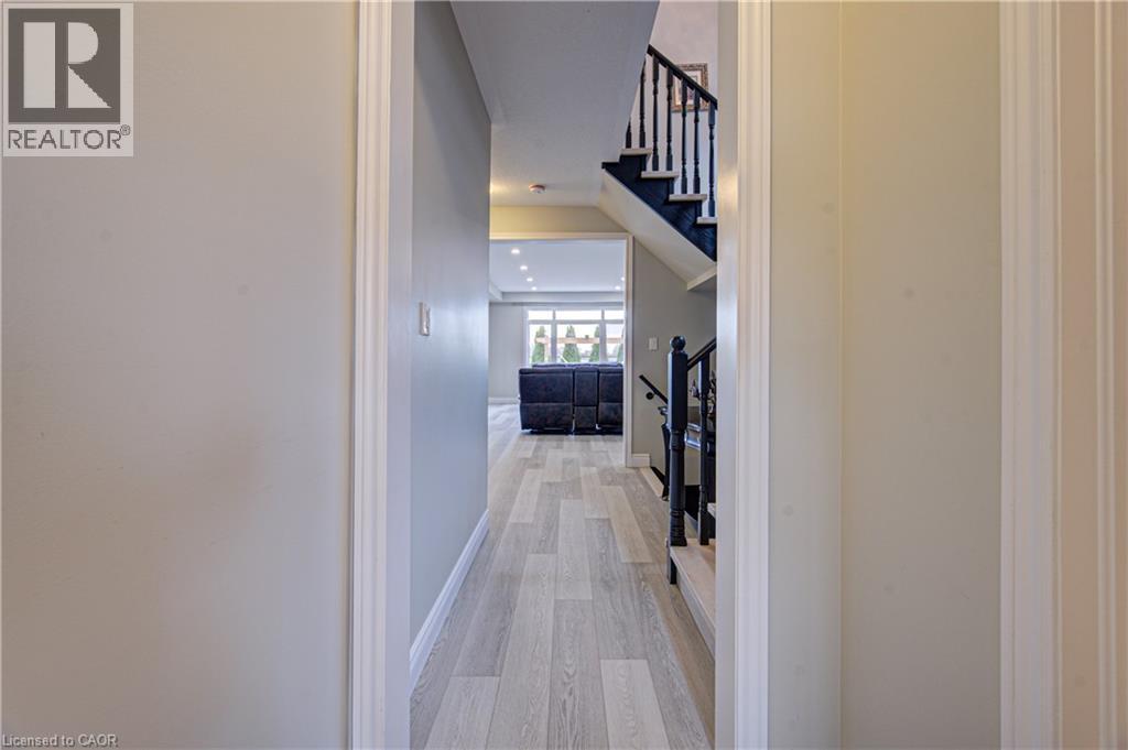 49 Duckworth Drive, Cambridge, Ontario  N3H 0C1 - Photo 4 - 40822303