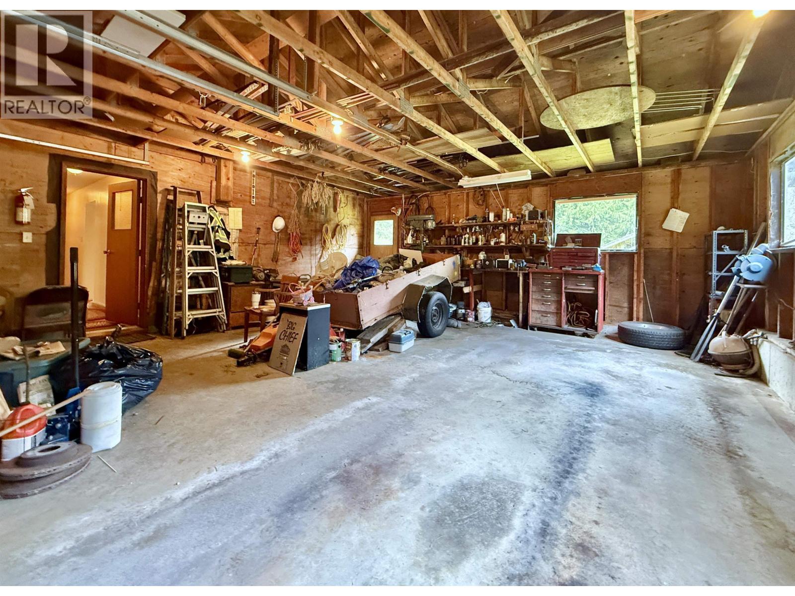 299 King Road, Gibsons, British Columbia  V0N 1V5 - Photo 25 - R3115068