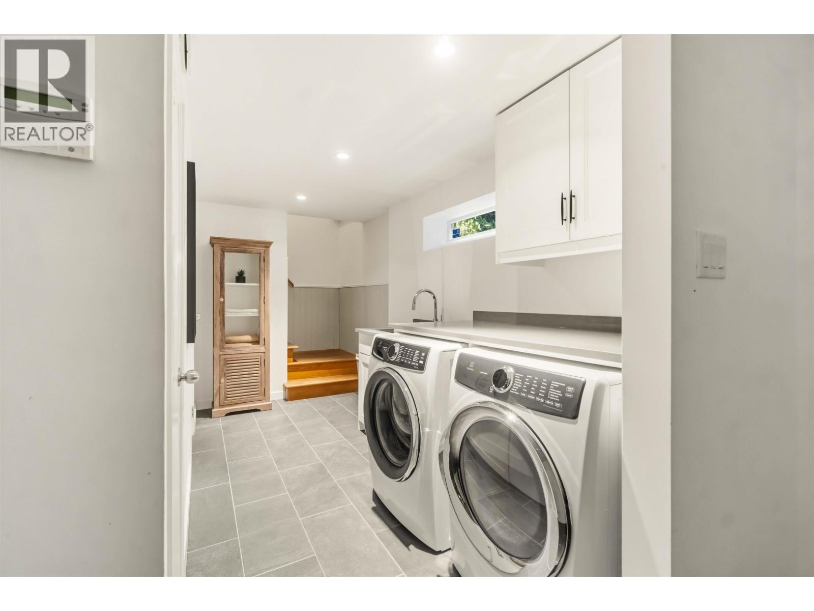 209 Clearview Drive, Port Moody, British Columbia  V3H 2S7 - Photo 22 - R3115074