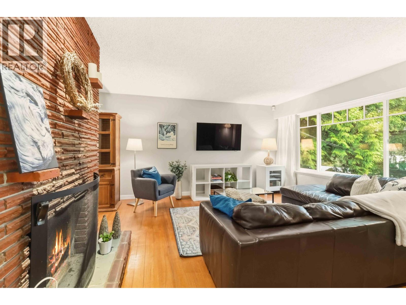 209 Clearview Drive, Port Moody, British Columbia  V3H 2S7 - Photo 5 - R3115074