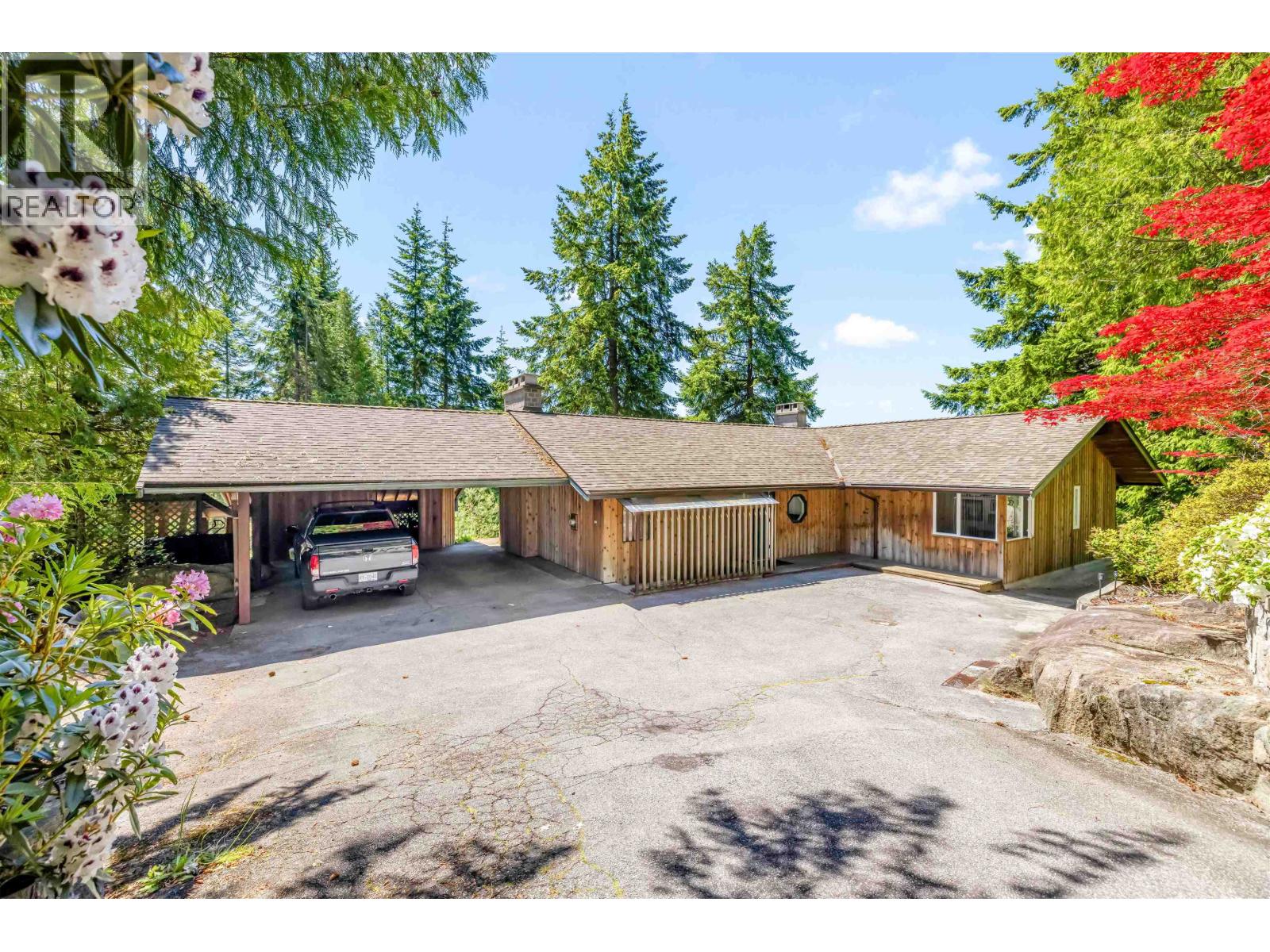 4663 Woodridge Place, West Vancouver, British Columbia  V7S 2X1 - Photo 2 - R3115084