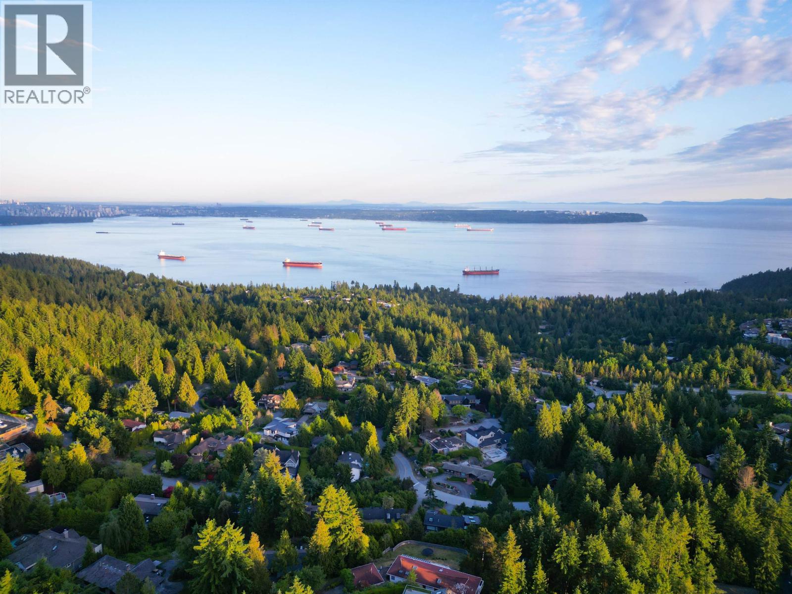 4663 Woodridge Place, West Vancouver, British Columbia  V7S 2X1 - Photo 3 - R3115084