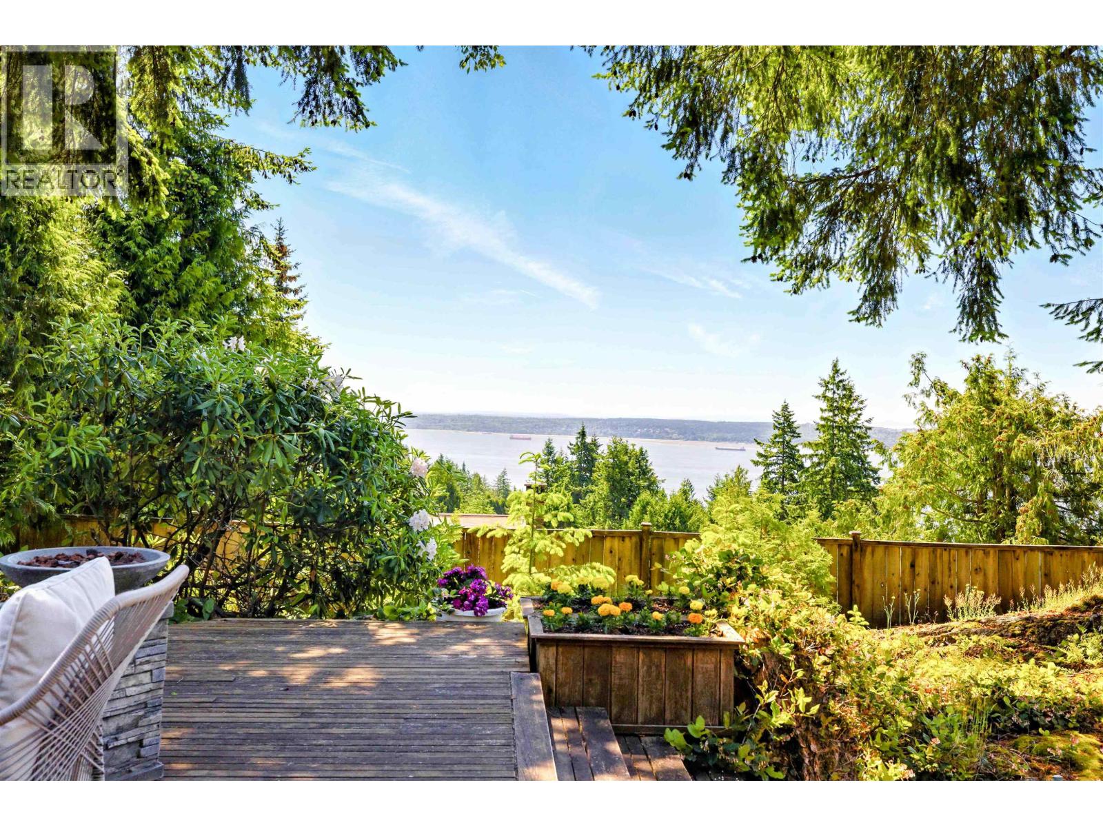 4663 Woodridge Place, West Vancouver, British Columbia  V7S 2X1 - Photo 6 - R3115084