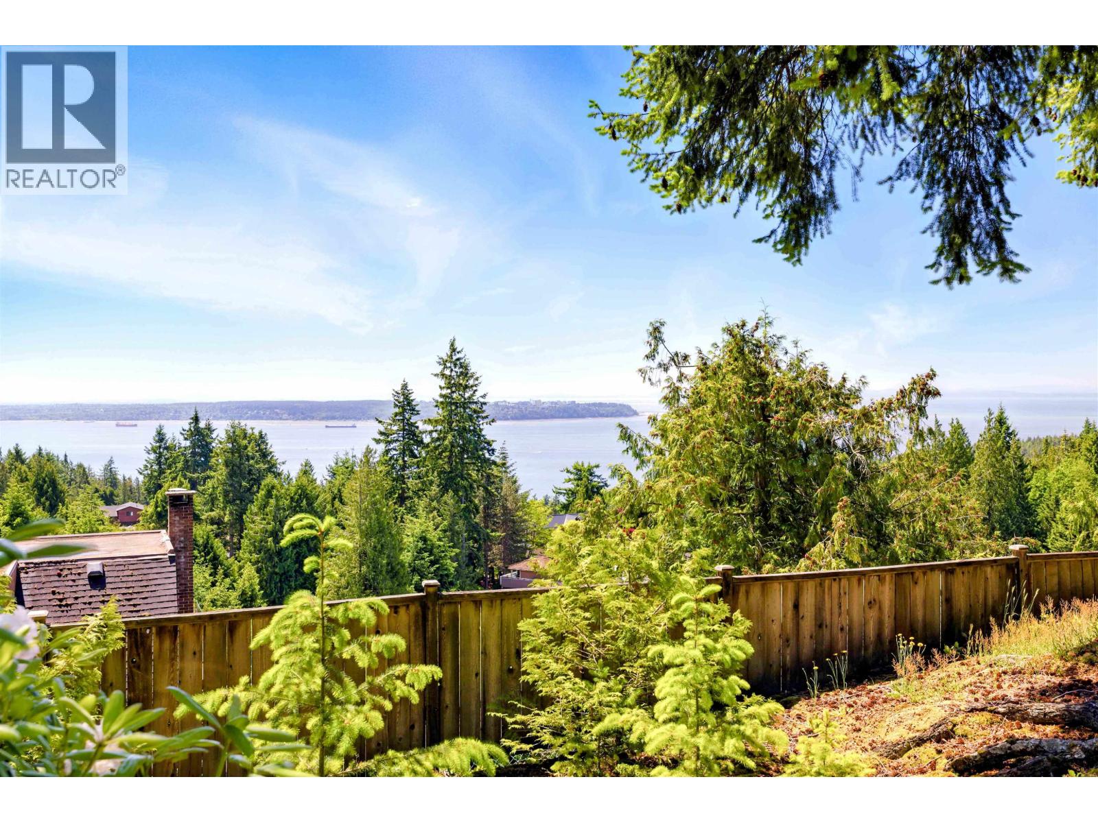 4663 Woodridge Place, West Vancouver, British Columbia  V7S 2X1 - Photo 7 - R3115084