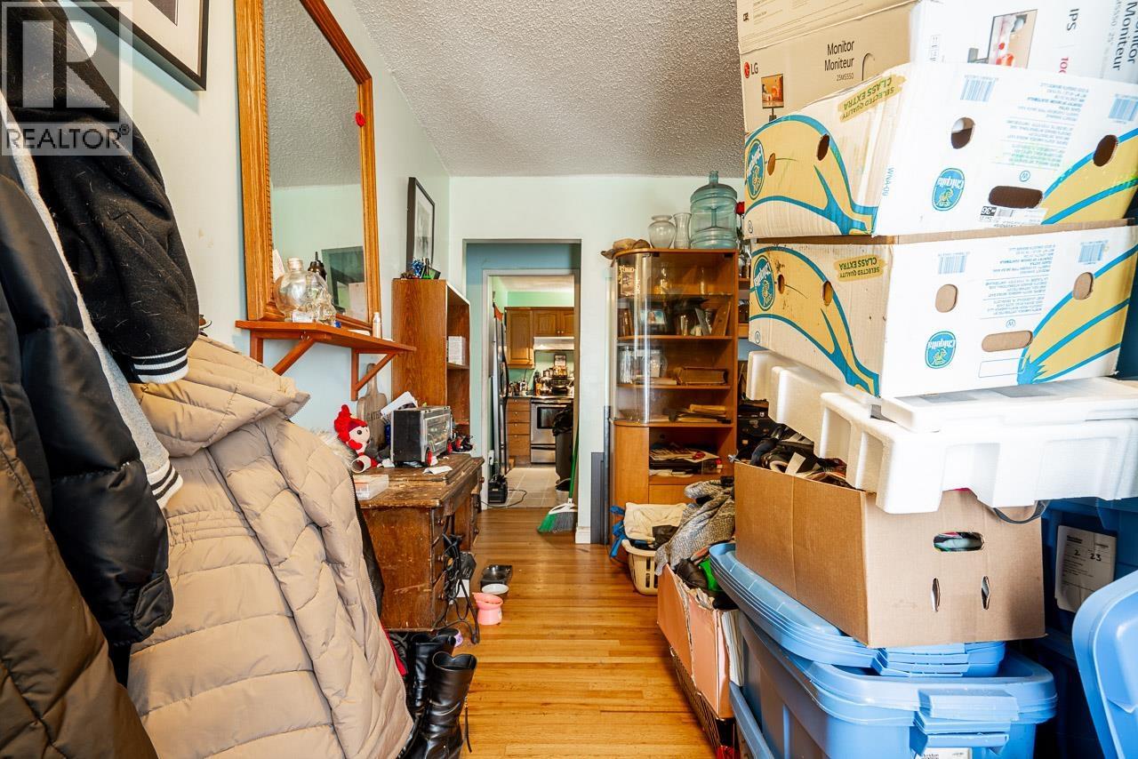 1939 Westminster Avenue, Port Coquitlam, British Columbia  V3B 1E7 - Photo 3 - R3115112