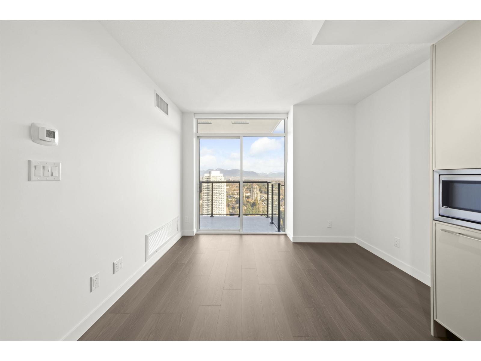 3606 13745 George Junction, Surrey, British Columbia  V3T 4Y3 - Photo 2 - R3078269