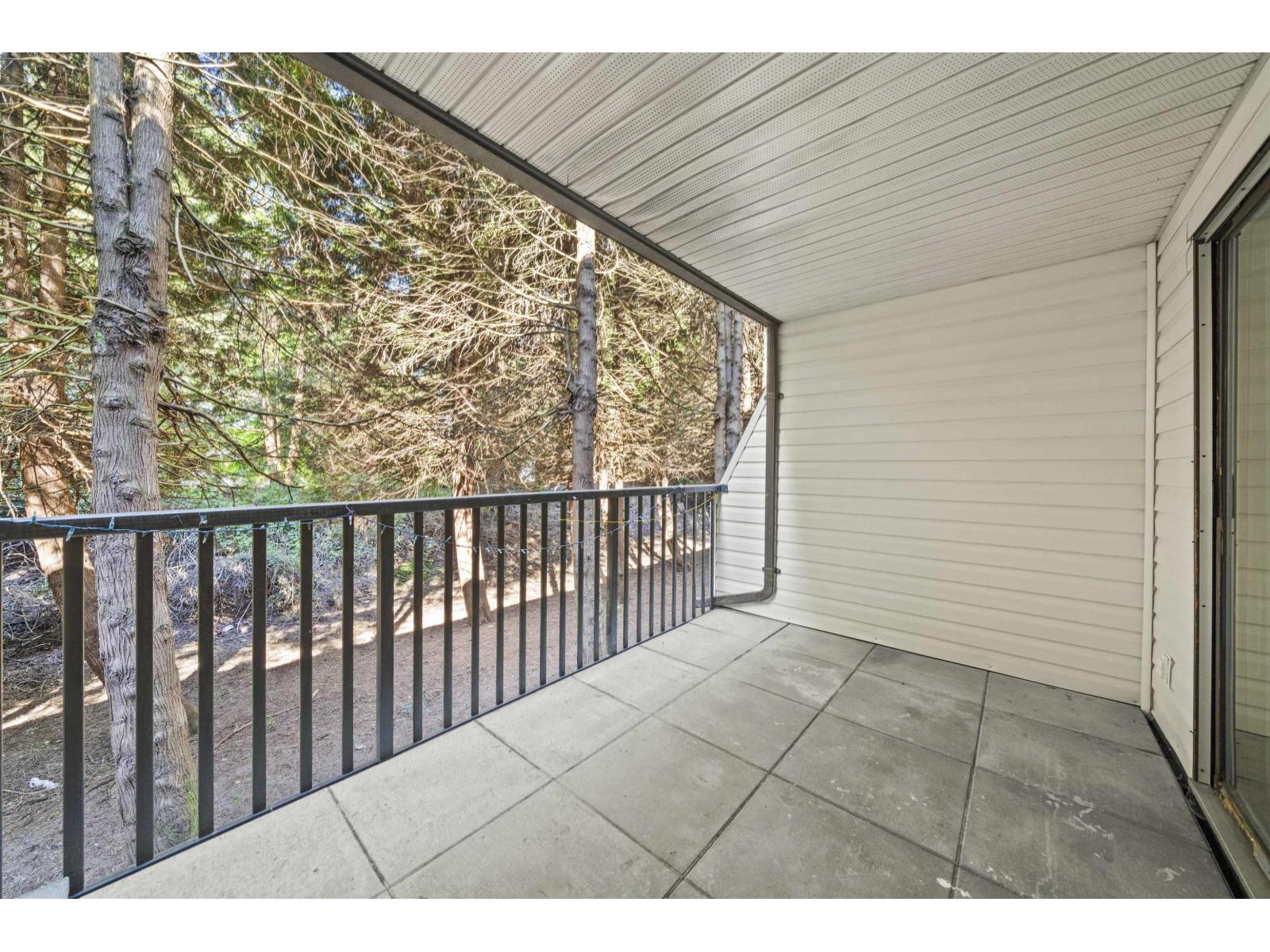 110 15238 100 Avenue, Surrey, British Columbia  V3R 7T9 - Photo 4 - R3085366