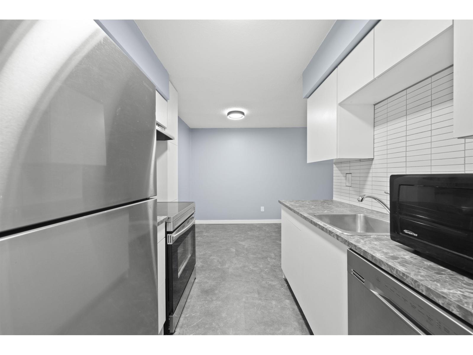 110 15238 100 Avenue, Surrey, British Columbia  V3R 7T9 - Photo 11 - R3085366