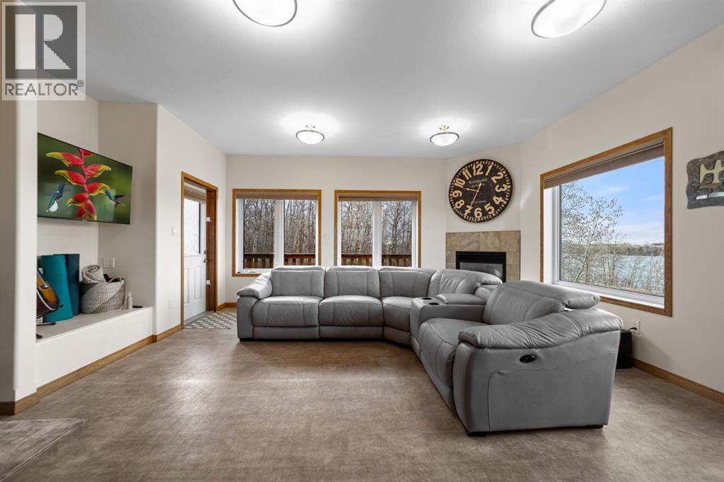 225 Lindgren Street, Ferintosh, Alberta  T0B 1M0 - Photo 13 - A2303552