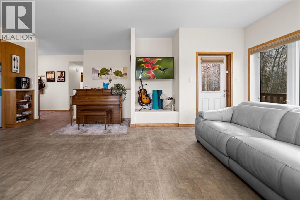 225 Lindgren Street, Ferintosh, Alberta  T0B 1M0 - Photo 14 - A2303552