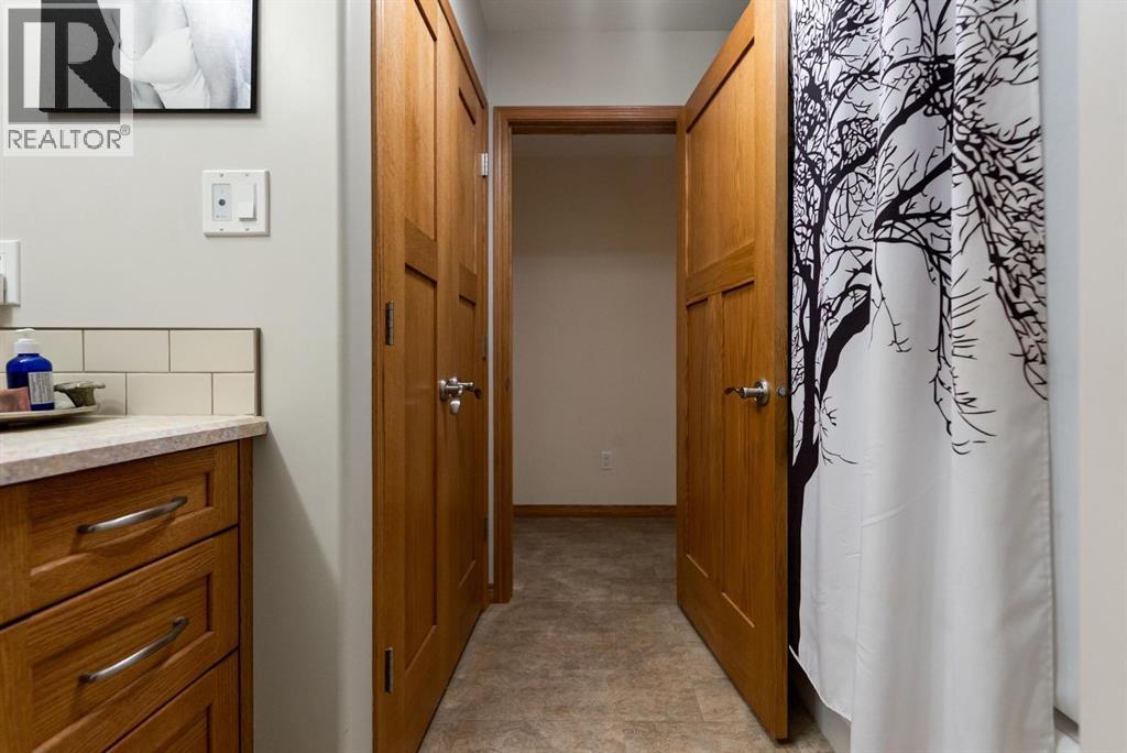 225 Lindgren Street, Ferintosh, Alberta  T0B 1M0 - Photo 18 - A2303552