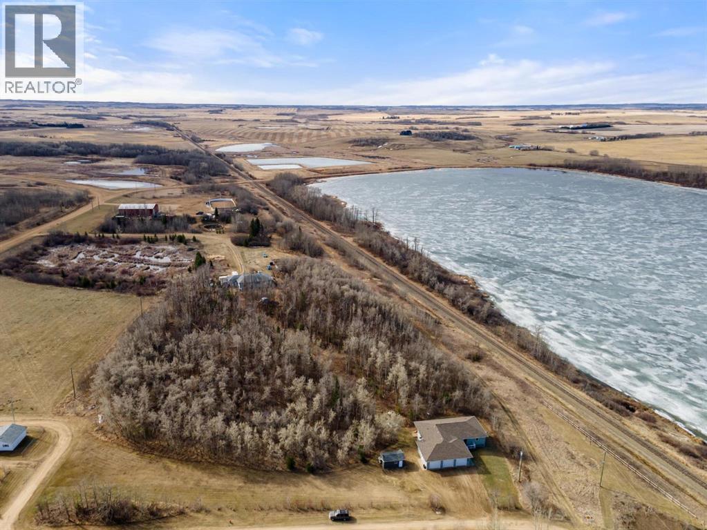 225 Lindgren Street, Ferintosh, Alberta  T0B 1M0 - Photo 3 - A2303552