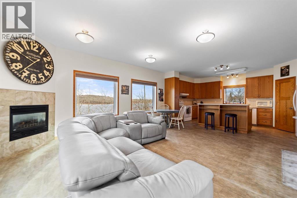 225 Lindgren Street, Ferintosh, Alberta  T0B 1M0 - Photo 9 - A2303552