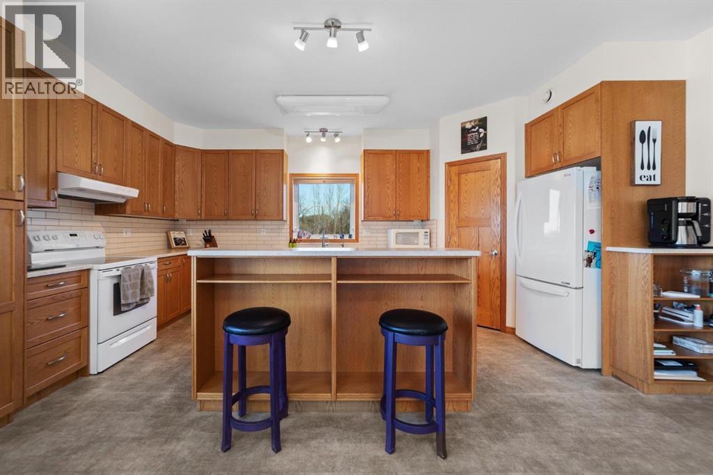 225 Lindgren Street, Ferintosh, Alberta  T0B 1M0 - Photo 10 - A2303552