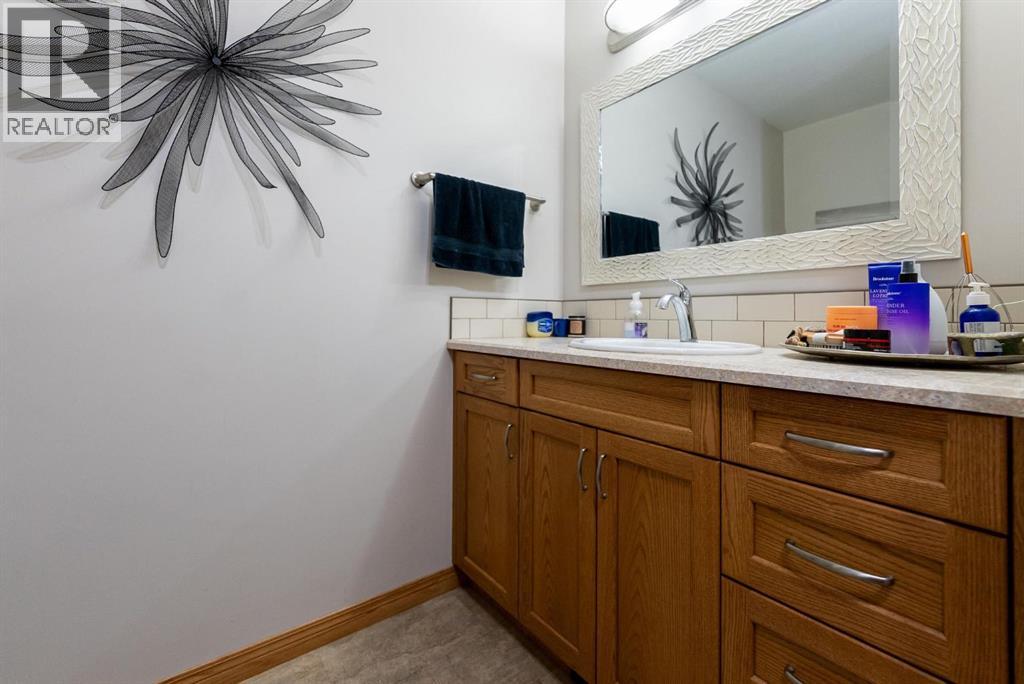 225 Lindgren Street, Ferintosh, Alberta  T0B 1M0 - Photo 17 - A2303552