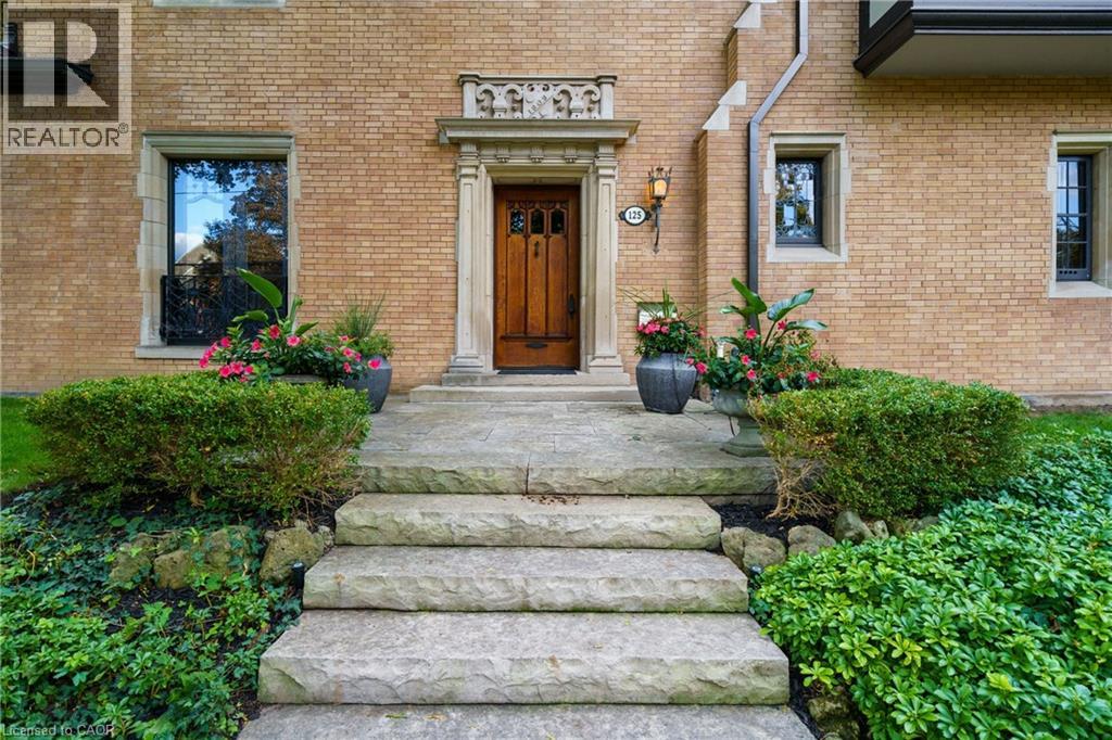 125 Aberdeen Avenue, Hamilton, Ontario  L8P 2P3 - Photo 2 - 40819436