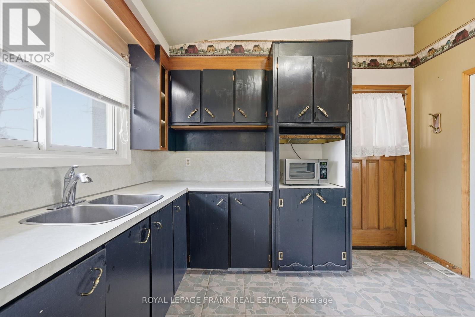 30 Maple Crescent, Kawartha Lakes (Lindsay), Ontario  K9V 2R7 - Photo 17 - X13036480