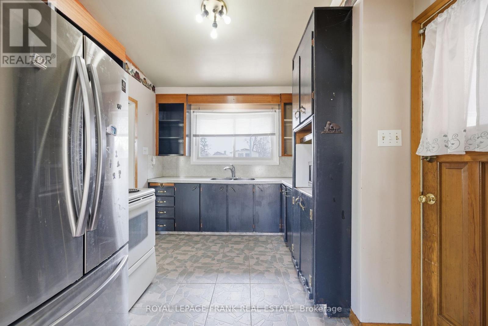 30 Maple Crescent, Kawartha Lakes (Lindsay), Ontario  K9V 2R7 - Photo 18 - X13036480