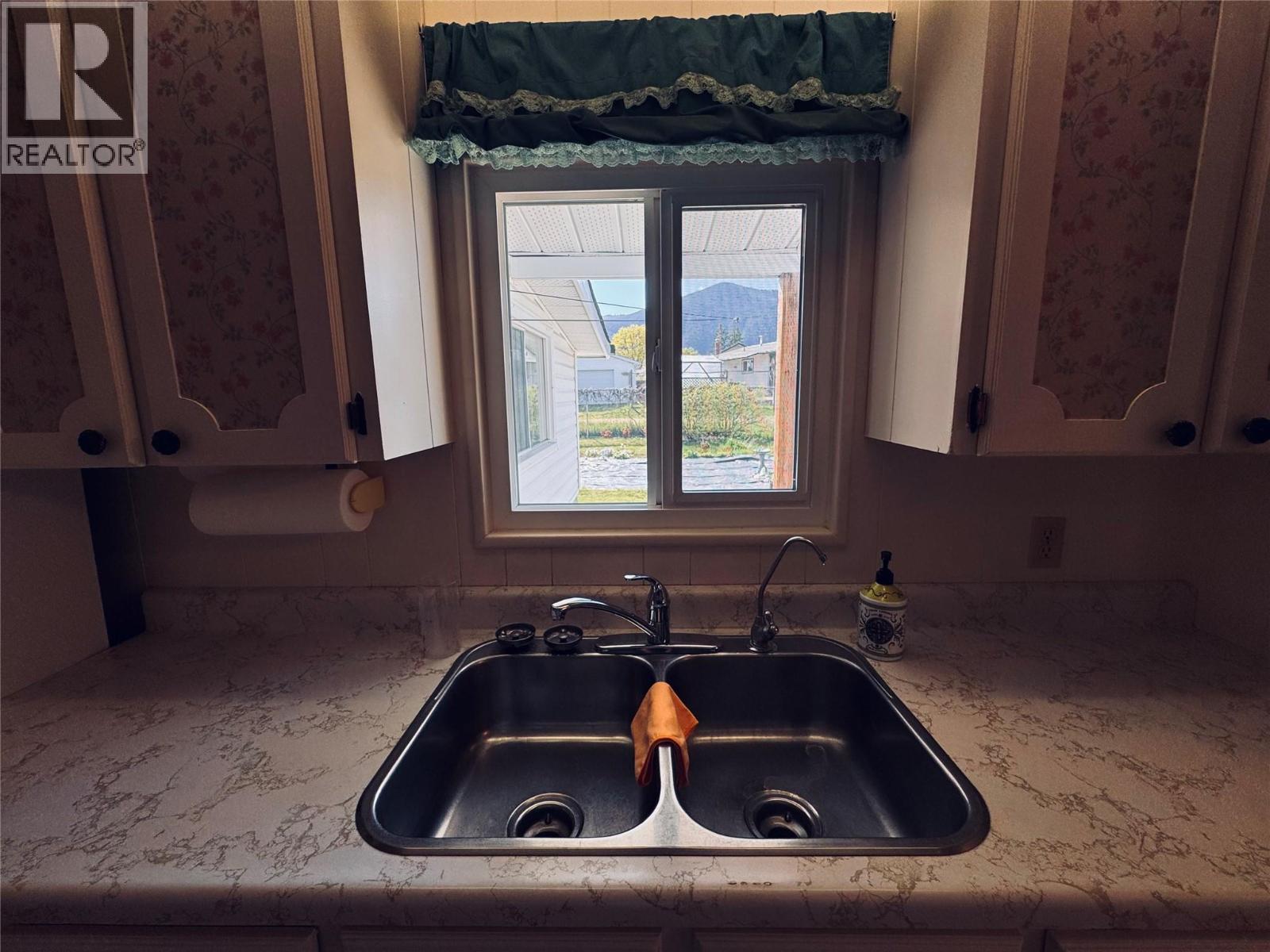 1564 68th Avenue, Grand Forks, British Columbia  V0H 1H0 - Photo 11 - 10377241