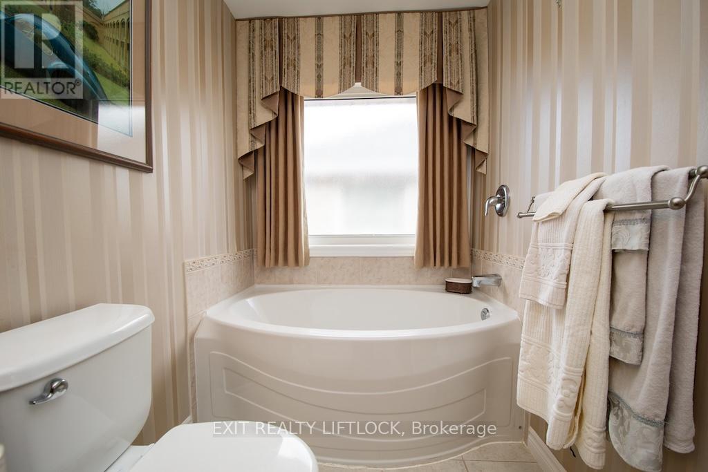 2495 Cunningham Boulevard, Peterborough, Ontario  K9H 0A9 - Photo 24 - X13036500