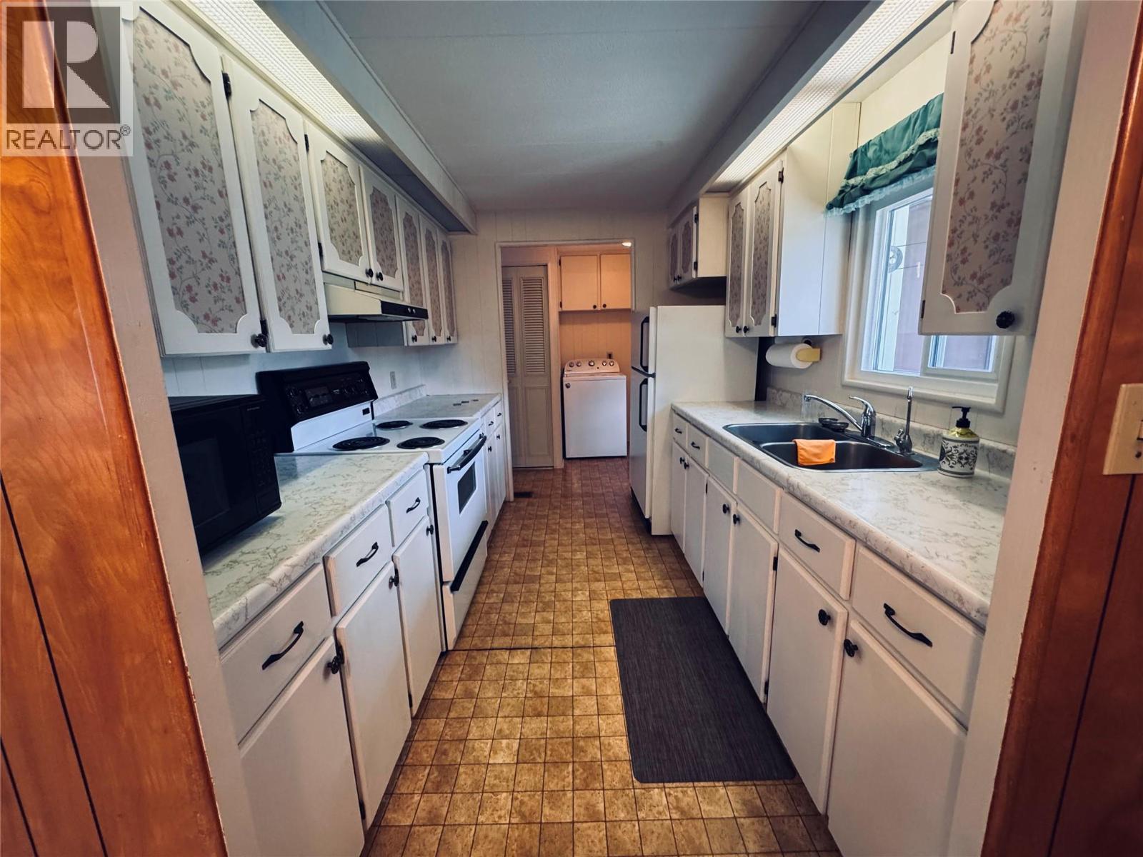 1564 68th Avenue, Grand Forks, British Columbia  V0H 1H0 - Photo 12 - 10377241