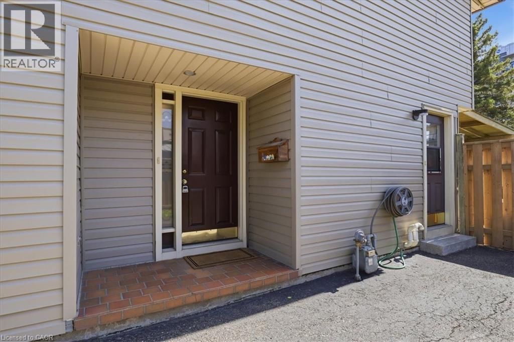 111 Selkirk Drive, Kitchener, Ontario  N2E 1M5 - Photo 4 - 40820651