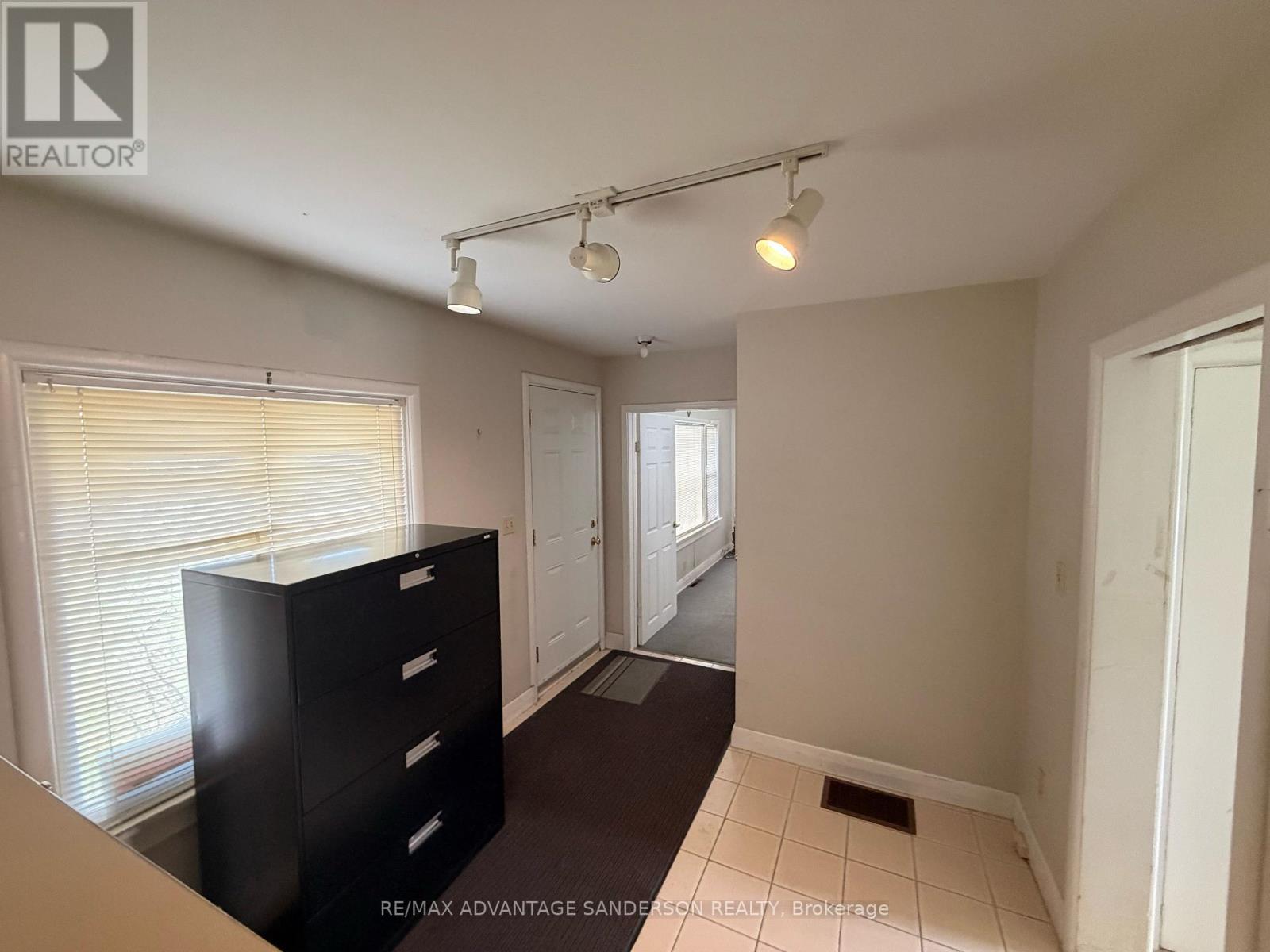 1292 Highbury Avenue N, London East, Ontario  N5Y 1B4 - Photo 10 - X13036574