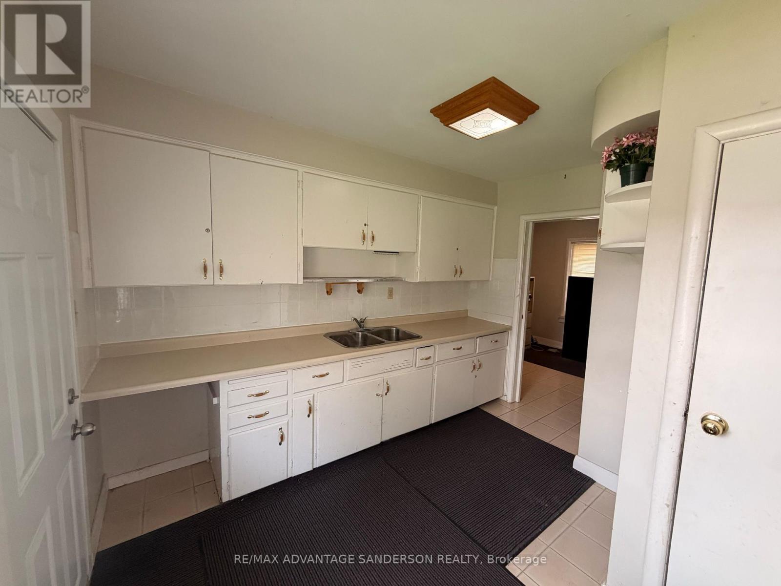 1292 Highbury Avenue N, London East, Ontario  N5Y 1B4 - Photo 8 - X13036574