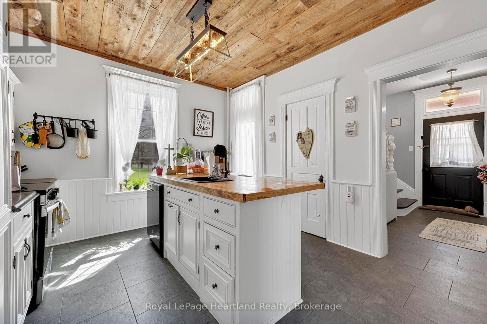 221 Bayfield Road, Goderich, Ontario  N7A 3G4 - Photo 5 - X13036494