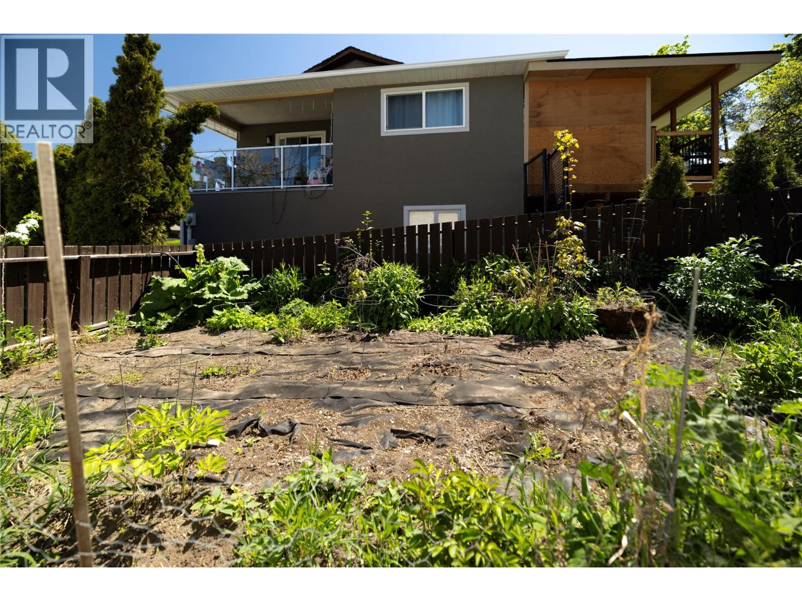 3928 15 Crescent, Vernon, British Columbia  V1T 7H4 - Photo 8 - 10384552