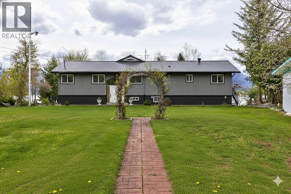 3726 Zinck Road, Scotch Creek, British Columbia  V0E 1M5 - Photo 14 - 10311297