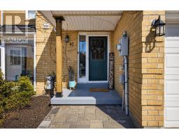 47 LYFYTT CRESCENT, Barrie, Ontario