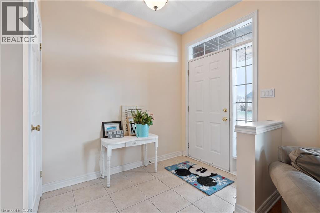 7 Honey Locust Circle, Thorold, Ontario  L2V 5E3 - Photo 4 - 40806147