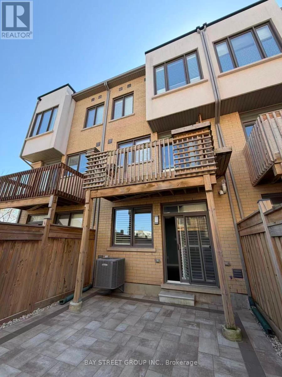 227 Huguenot Road, Oakville, Ontario  L6H 0L6 - Photo 38 - W12849522