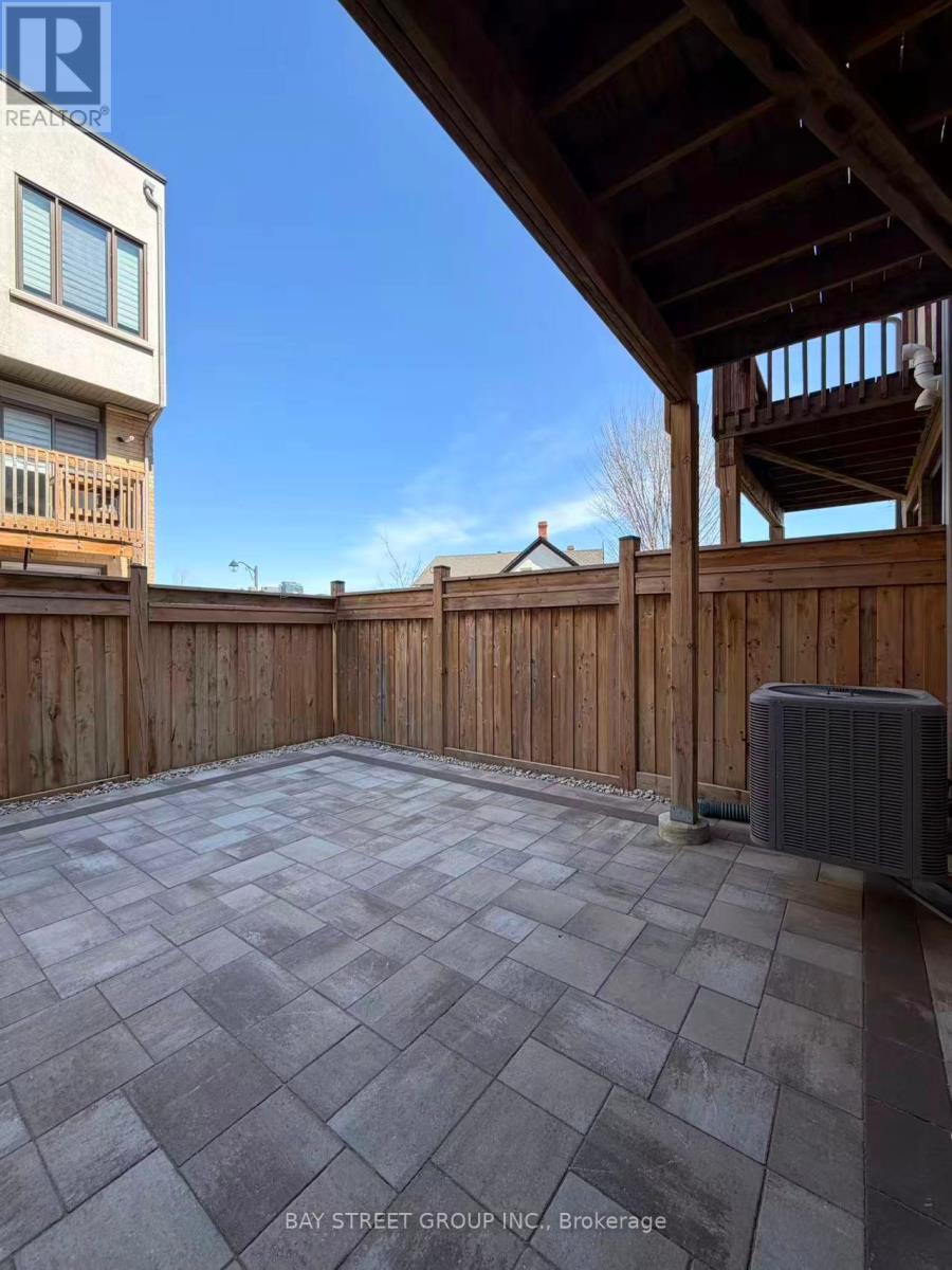 227 Huguenot Road, Oakville, Ontario  L6H 0L6 - Photo 39 - W12849522