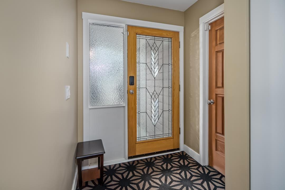 34899 Glenn Mountain Drive, Abbotsford, British Columbia  V3G 1C2 - Photo 4 - R3114389