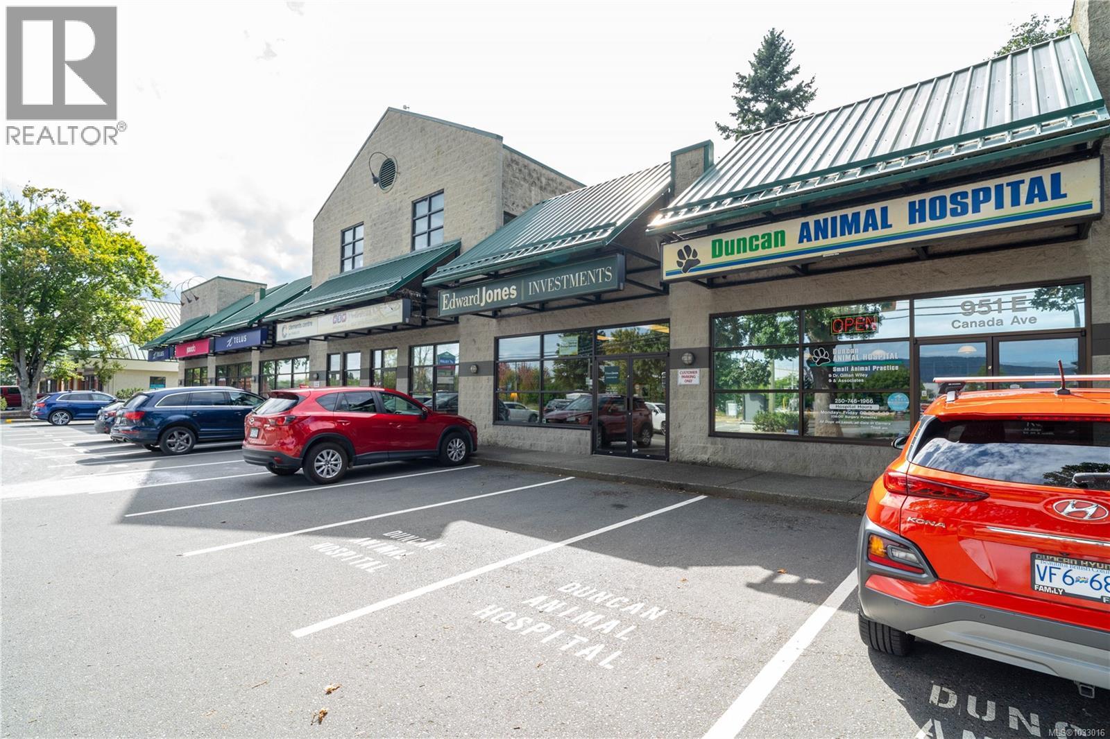 D 951 Canada Ave, Duncan, British Columbia  V9L 1V2 - Photo 2 - 1033016