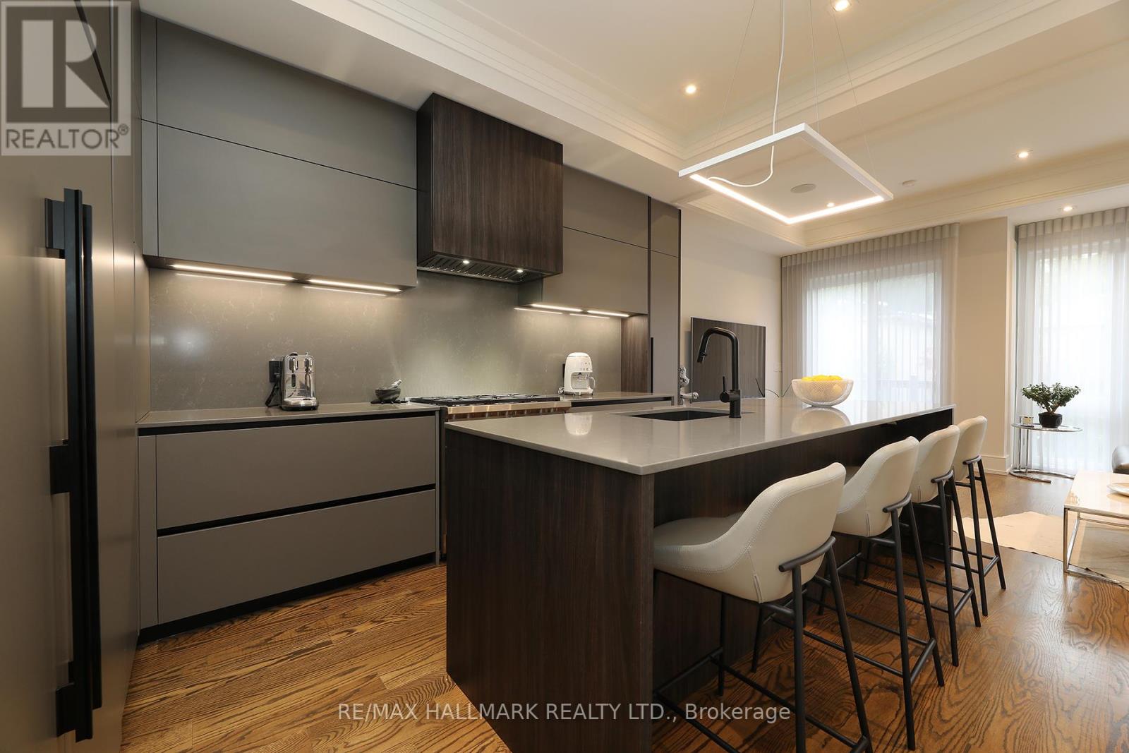 159 Roe Avenue, Toronto, Ontario  M5M 2J1 - Photo 12 - C13036484