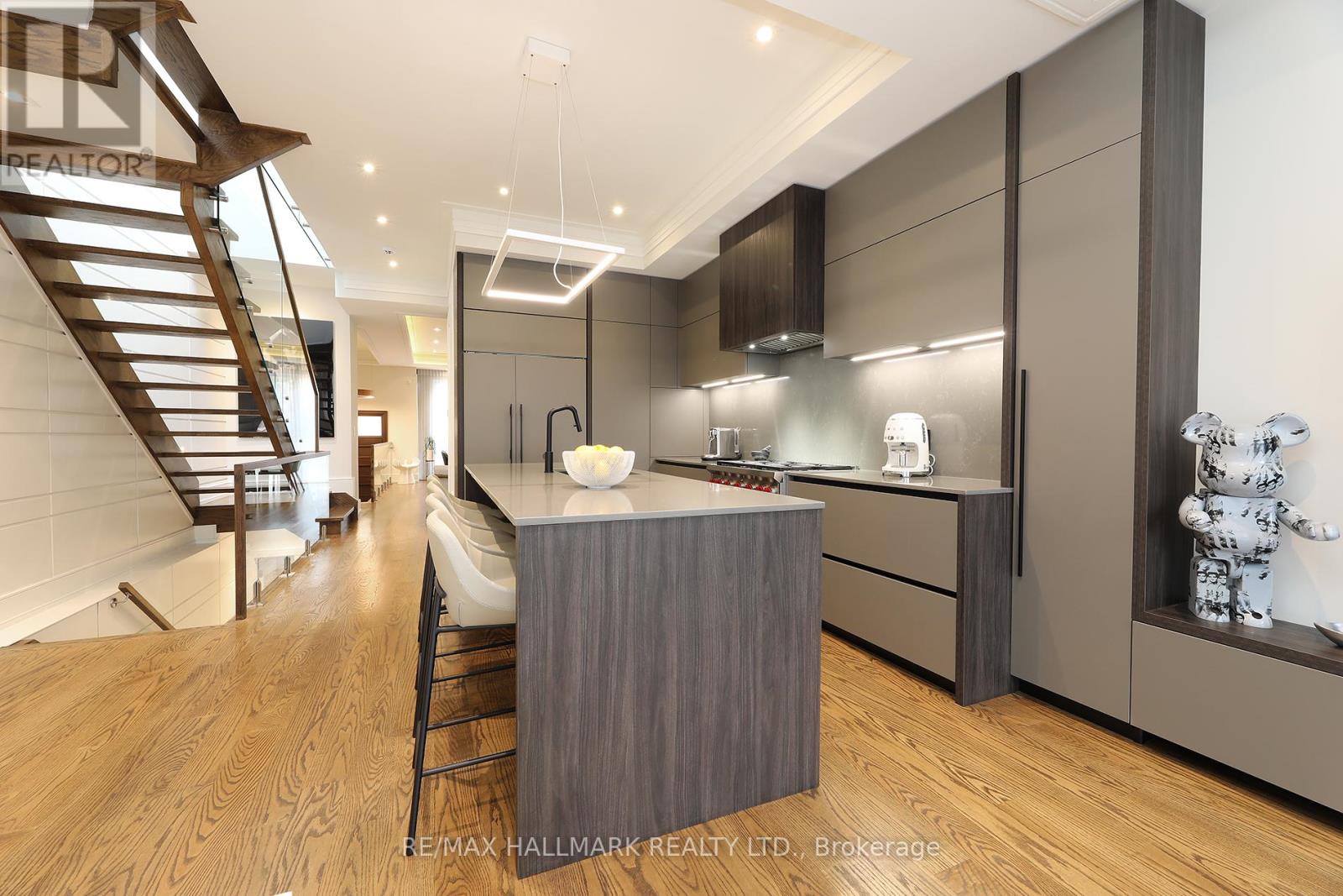 159 Roe Avenue, Toronto, Ontario  M5M 2J1 - Photo 13 - C13036484