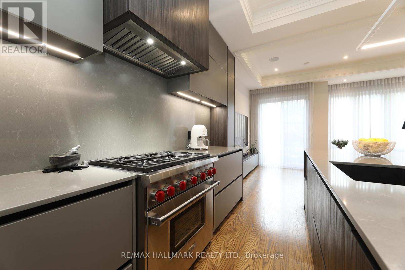 159 Roe Avenue, Toronto, Ontario  M5M 2J1 - Photo 15 - C13036484