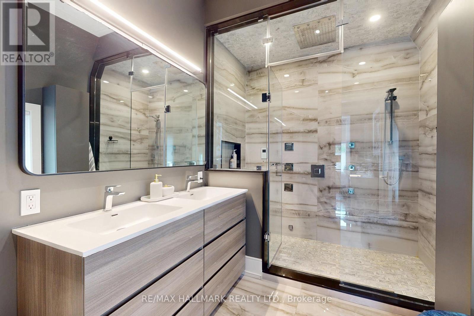 159 Roe Avenue, Toronto, Ontario  M5M 2J1 - Photo 26 - C13036484